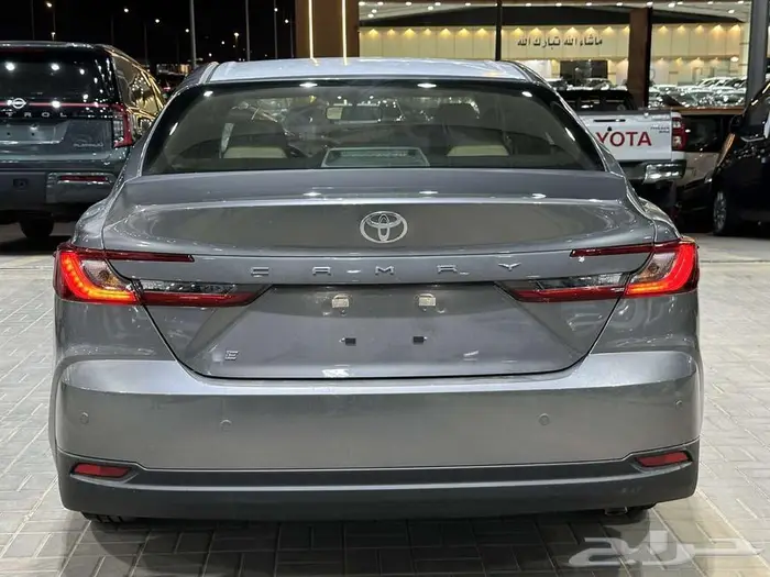 تويوتا كامري Eستاندر بنزين 26