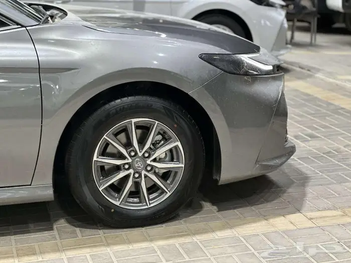 تويوتا كامري Eستاندر بنزين 6