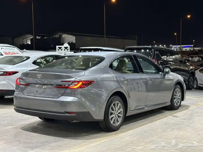 تويوتا كامري Eستاندر بنزين 5