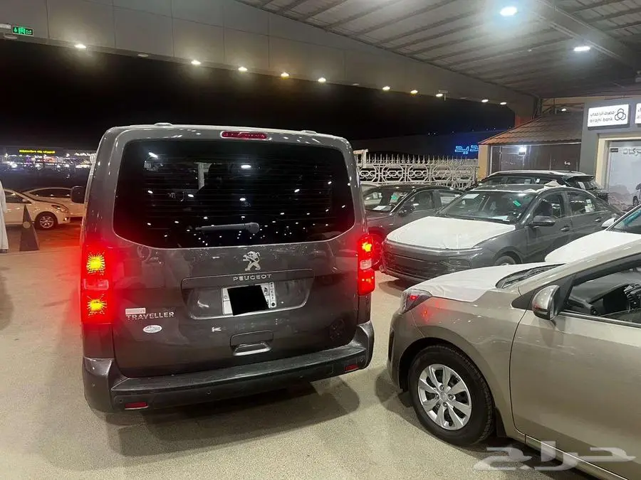 بيجو-ترافلر-2019-ديزل-العداد-128-الف-السعر-59000 28