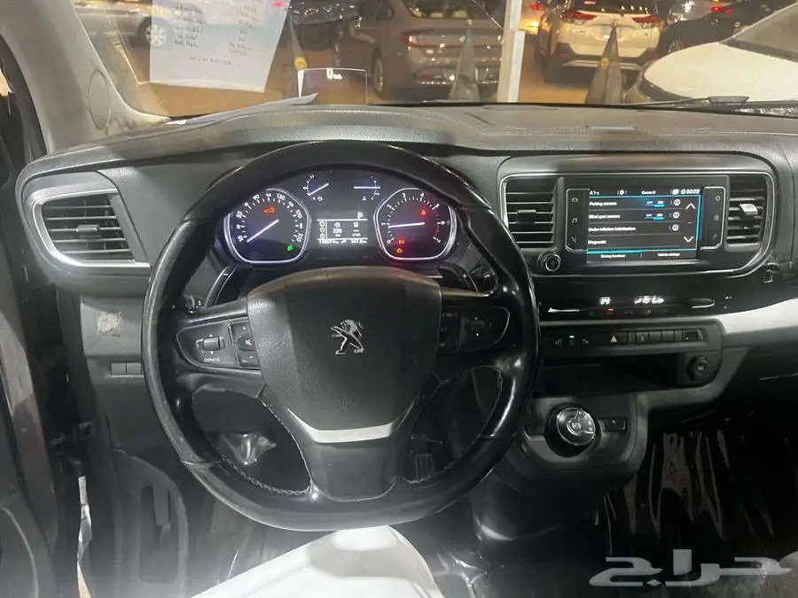 بيجو-ترافلر-2019-ديزل-العداد-128-الف-السعر-59000 12