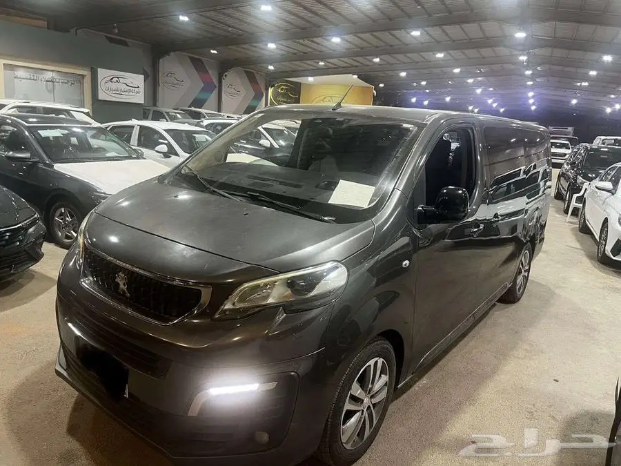 بيجو-ترافلر-2019-ديزل-العداد-128-الف-السعر-59000 1