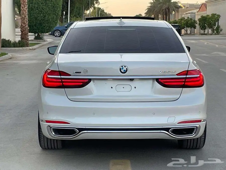 بي إم دبليو 750LI أبيض 2016 فل ماشي 25 ألف بحالة ممتازة 34