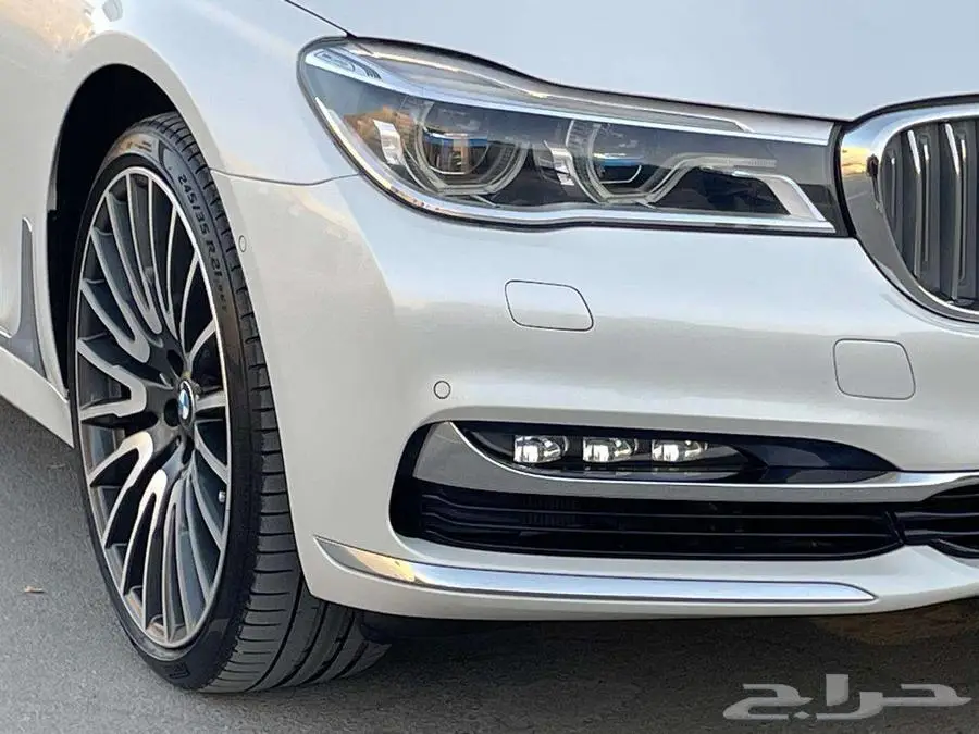 بي إم دبليو 750LI أبيض 2016 فل ماشي 25 ألف بحالة ممتازة 30