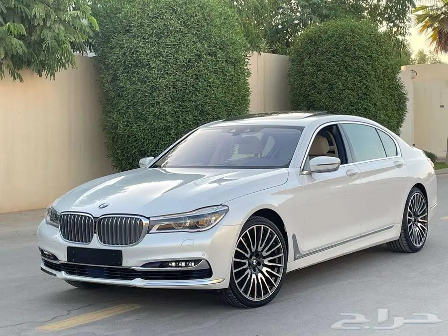 بي إم دبليو 750LI أبيض 2016 فل ماشي 25 ألف بحالة ممتازة 27
