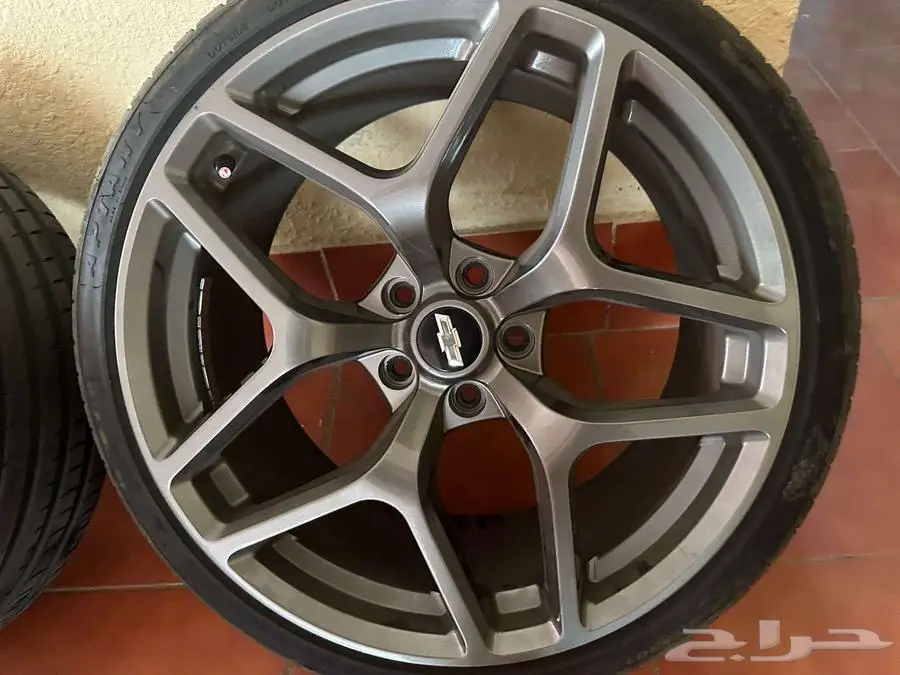 للبيع جنوط Z28 مع كفرات نظيفه 0
