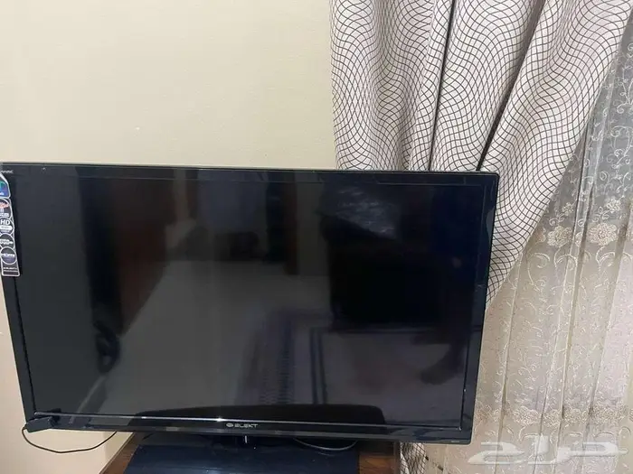 سرير حديث الولادة و طاولة الطعام و شاشة 6