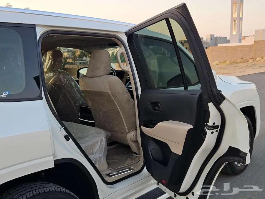 تايوتا لاندكروزر سعودي رقم3موتر صنف 26