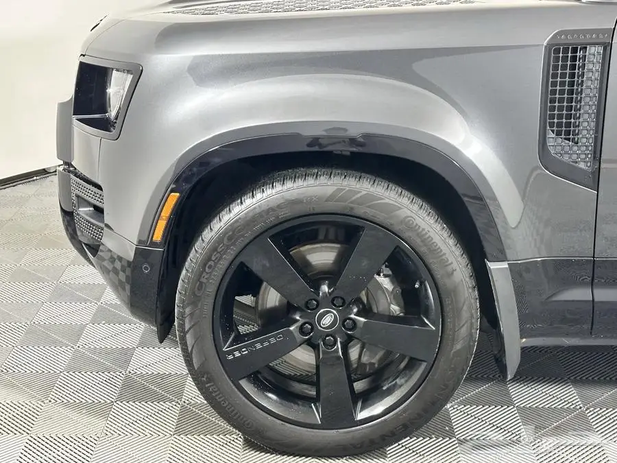 ديفندر 2023 90 X-DYNAMIC V6 لون خارجي كاربيثيان بحالة الجديد 4