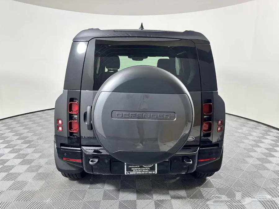 ديفندر 2023 90 X-DYNAMIC V6 لون خارجي كاربيثيان بحالة الجديد 5