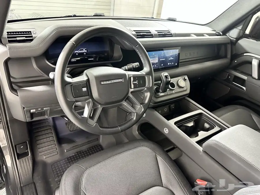 ديفندر 2023 90 X-DYNAMIC V6 لون خارجي كاربيثيان بحالة الجديد 8