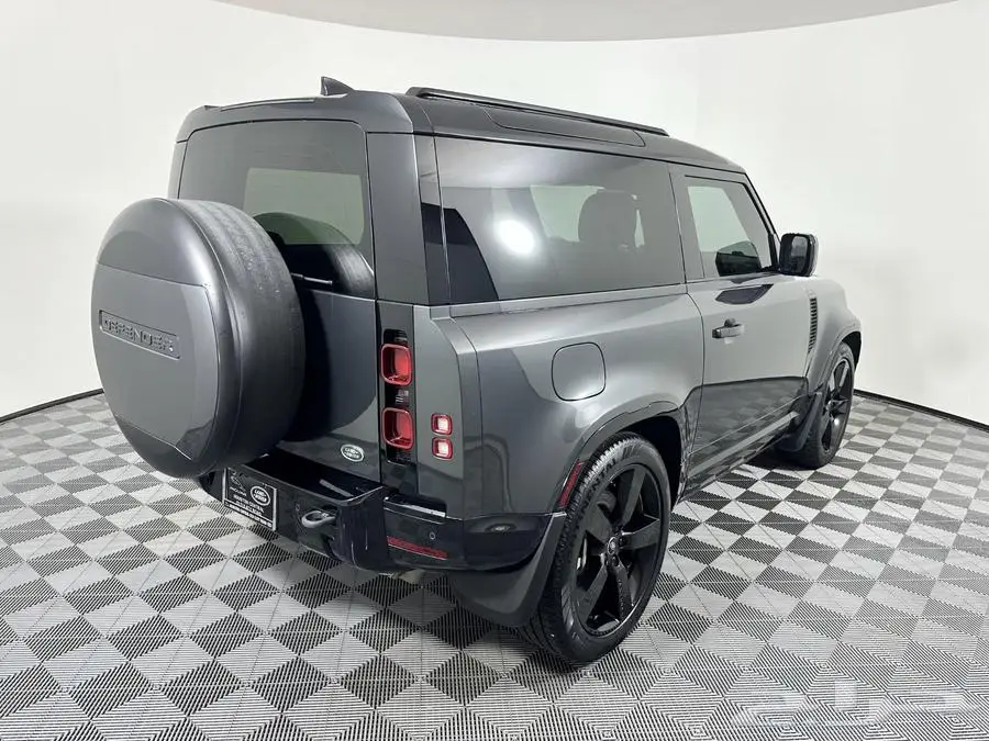 ديفندر 2023 90 X-DYNAMIC V6 لون خارجي كاربيثيان بحالة الجديد 6
