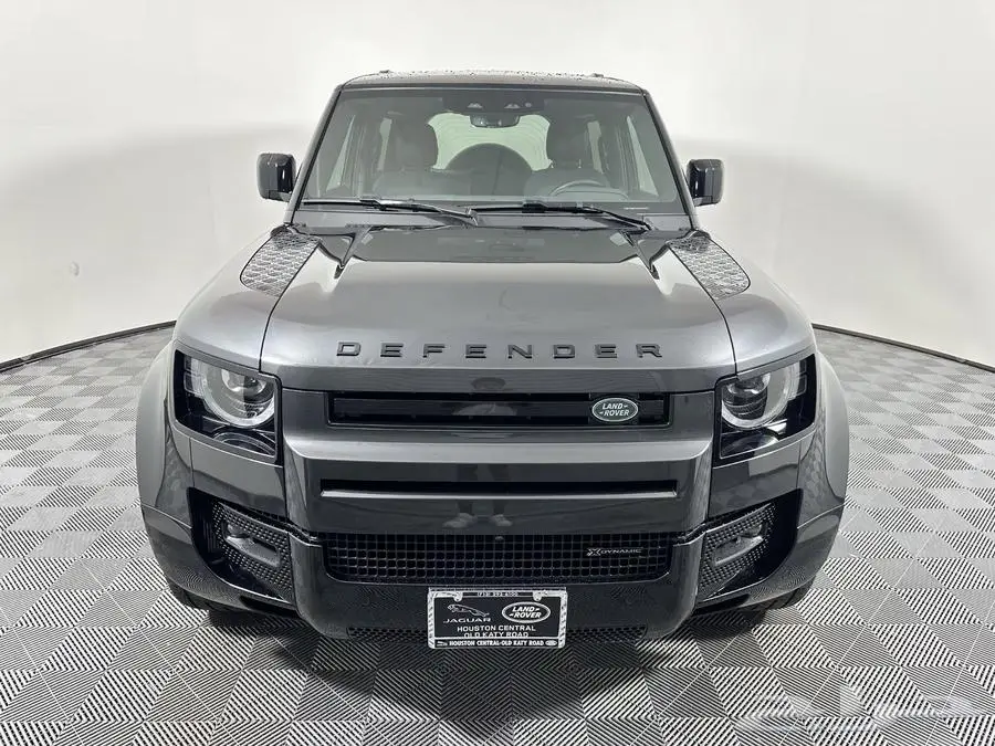 ديفندر 2023 90 X-DYNAMIC V6 لون خارجي كاربيثيان بحالة الجديد 1