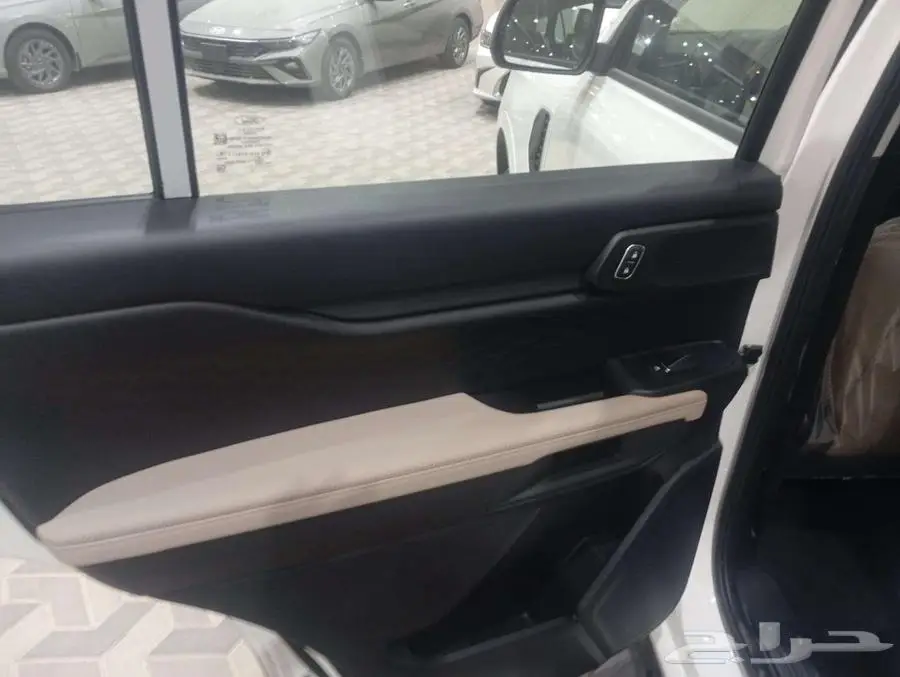 فورد ايفرست 2025 XLS استاندر 13