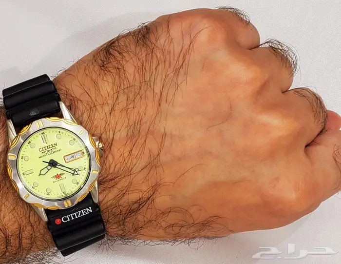 ساعة سيتيزن مضيئة بسفوري بالف ريال 8