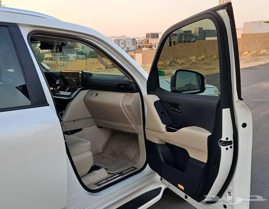 تايوتا لاندكروزر سعودي رقم3موتر صنف 21