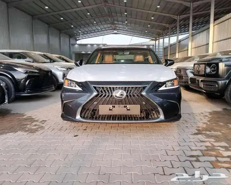 لكزس ES350 (cc) 2025 0