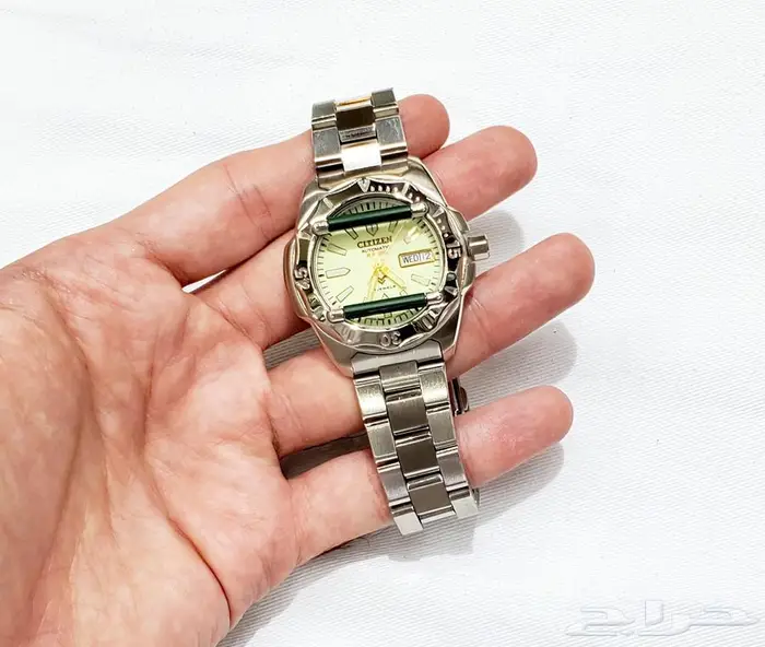 ساعة سيتيزن ضدالماء 200 متر مضيئة بالظلام ب 500 ريال 3