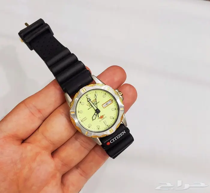 ساعة اوتوماتيكية سيتزن اصلية ابو جناح للبيع بسعر خاص 12