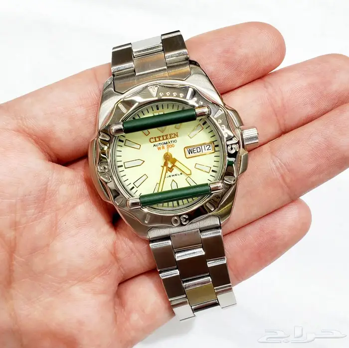 ساعة سيتيزن ضدالماء 200 متر مضيئة بالظلام ب 500 ريال 2