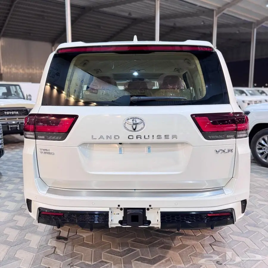 لأند كروزر Vxr نص فل بريمي 2025 33