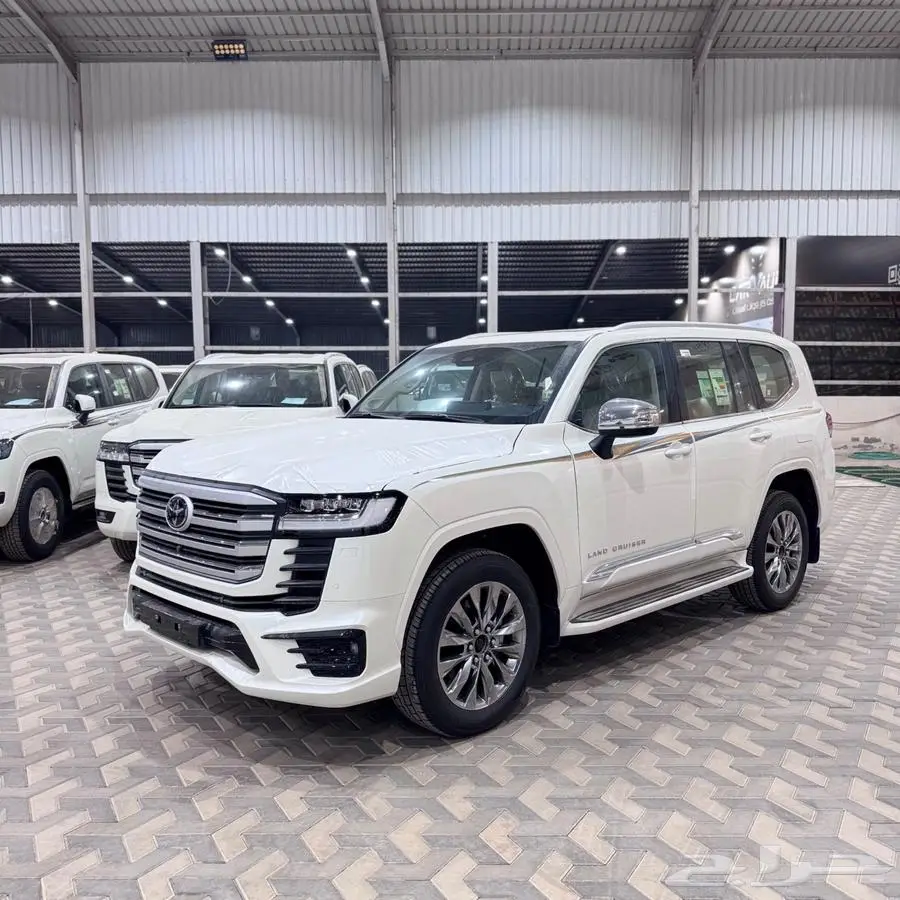لأند كروزر Vxr نص فل بريمي 2025 1