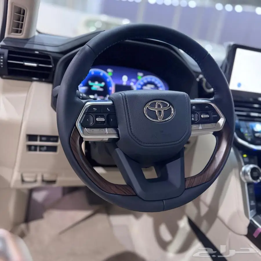 لأند كروزر Vxr نص فل بريمي 2025 3
