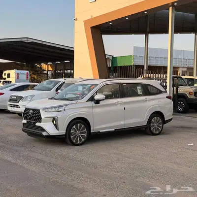 تويوتا فيلوز GLX بنزين 2025 - عروض الأقساط 0