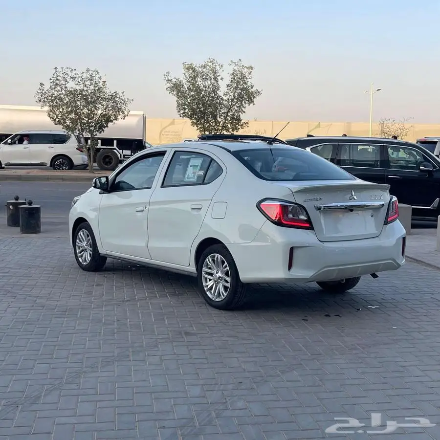 ميتسوبيشي اتراج GLX مكينه 1.2 فل كامل 2023 3