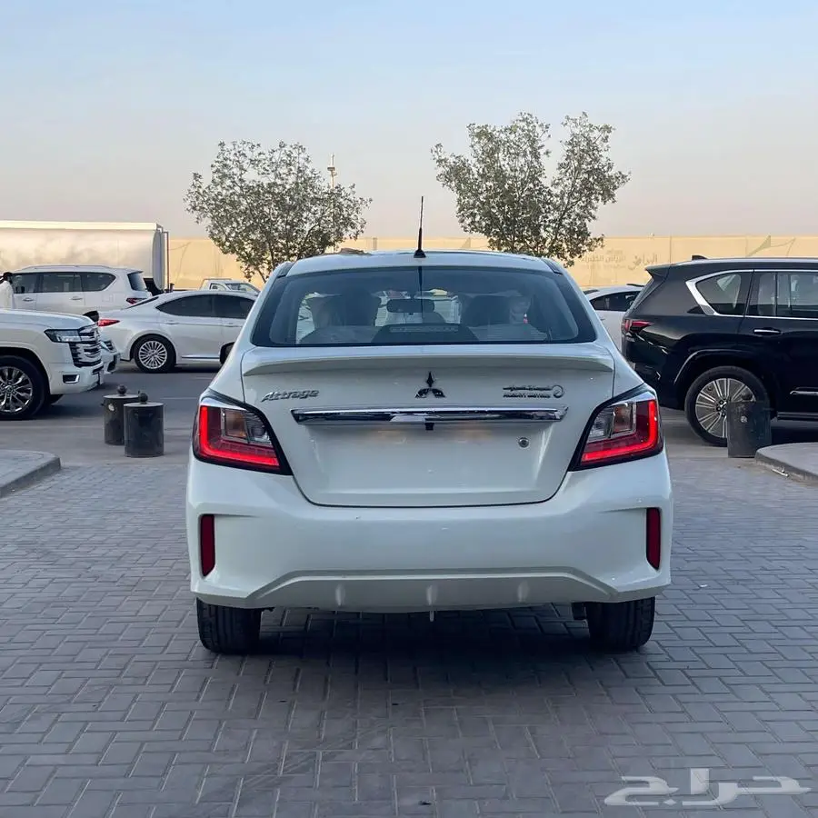 ميتسوبيشي اتراج GLX مكينه 1.2 فل كامل 2023 2