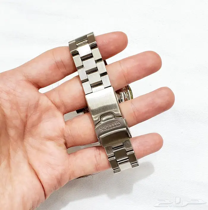 ساعة سيتيزن ضدالماء 200 متر مضيئة بالظلام ب 500 ريال 5