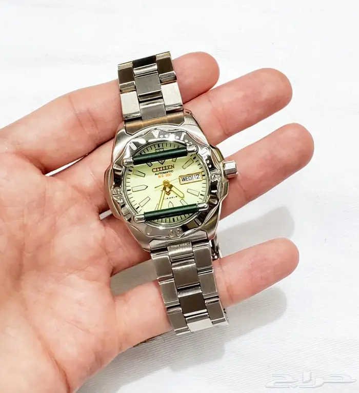 ساعة سيتيزن ضدالماء 200 متر مضيئة بالظلام ب 500 ريال 4