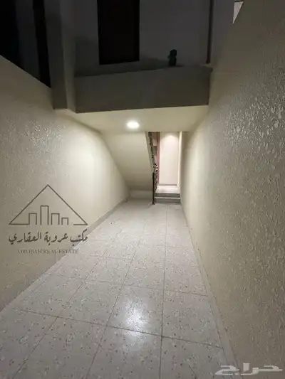 للبيع شقق تمليك دور ثاني تبوك حي اليرموك سطح كامل 1