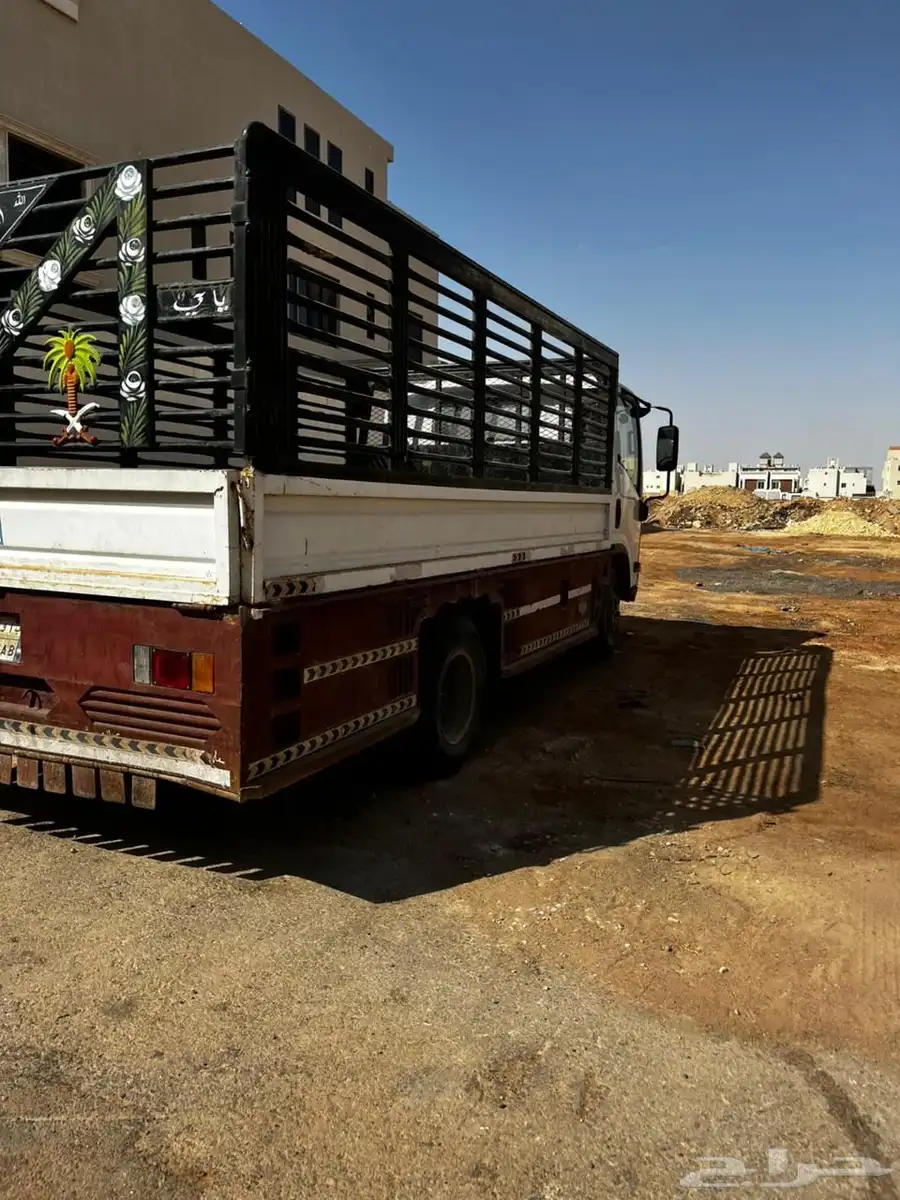 2015 .. 4.5 طن   ماشيه حول 250 الف او اقل IZUZU 4