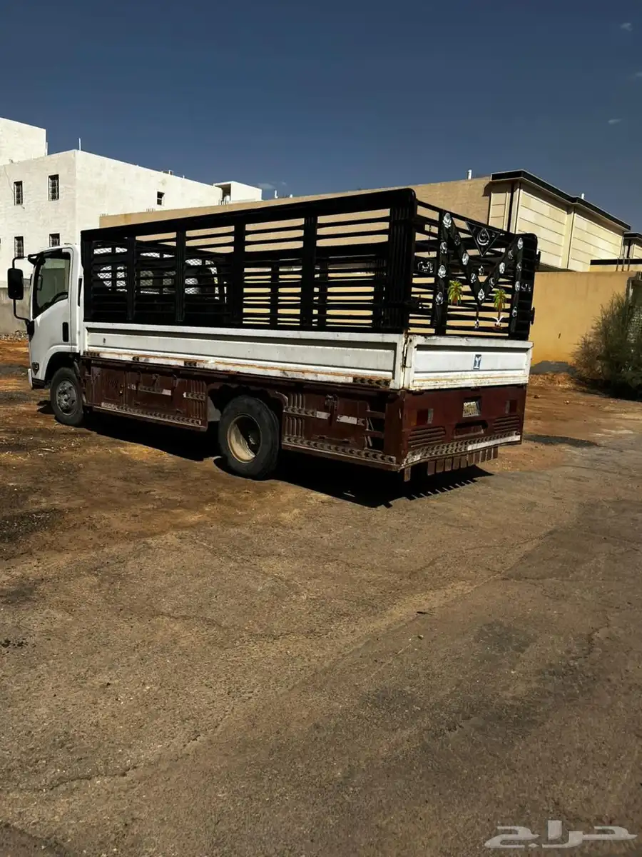 2015 .. 4.5 طن   ماشيه حول 250 الف او اقل IZUZU 6