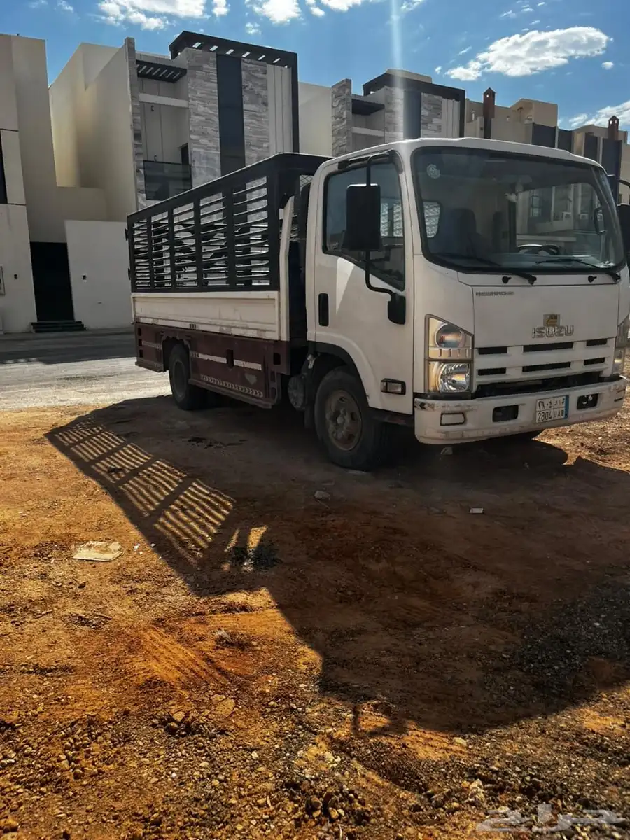 2015 .. 4.5 طن   ماشيه حول 250 الف او اقل IZUZU 5