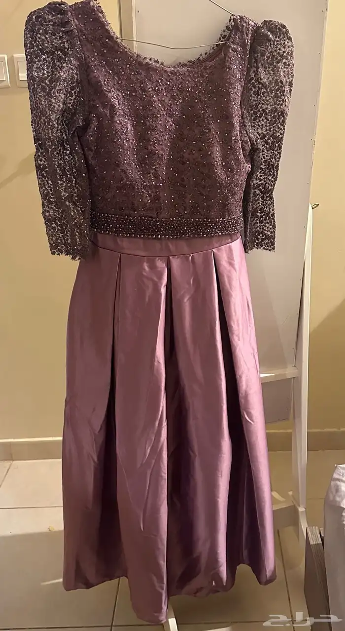 فستان ملبوس مره وحده فخم جدا وأجمل من الصور 0