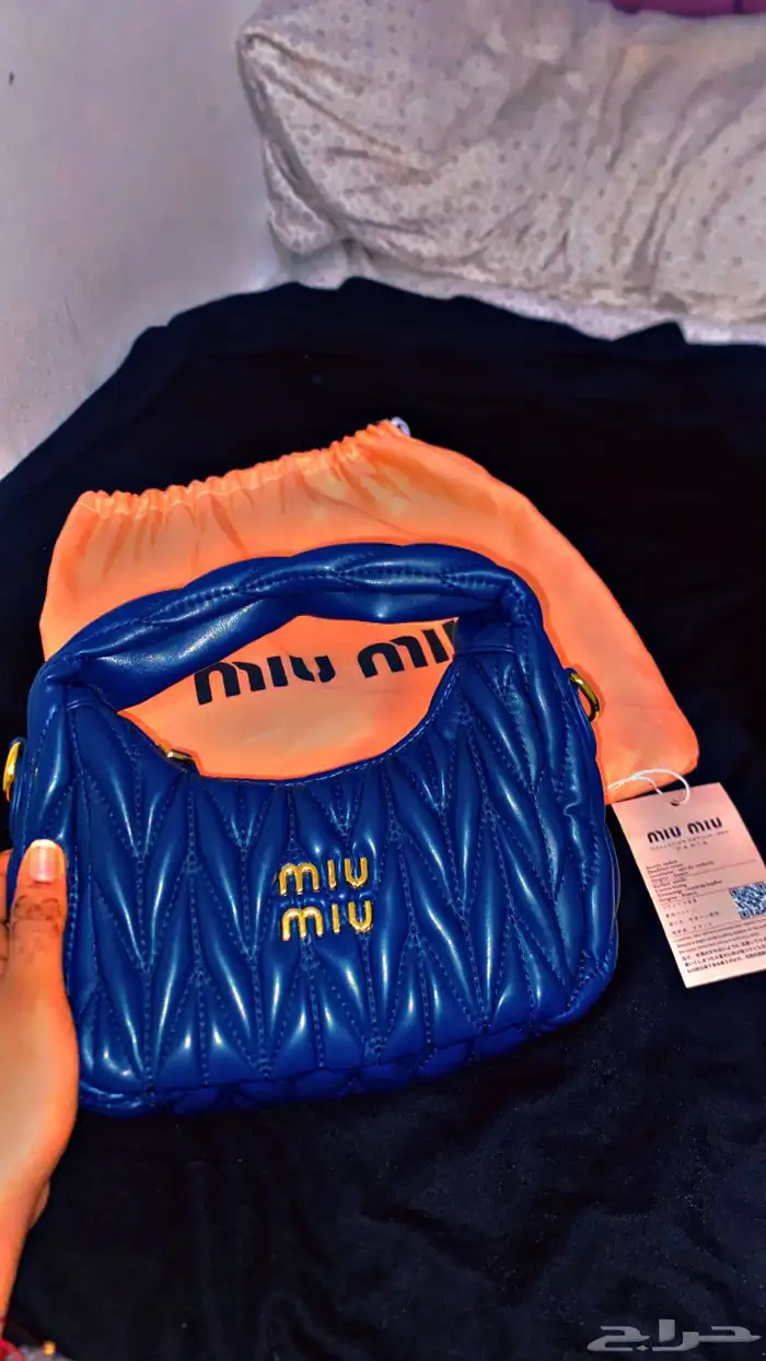 شنطة miu miu جديدة لم تستخدم للبيع 0