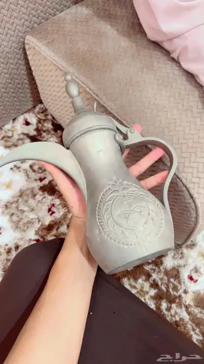 دله للبيع تراث له فوق 90 سنه مادري وش صناعته 0
