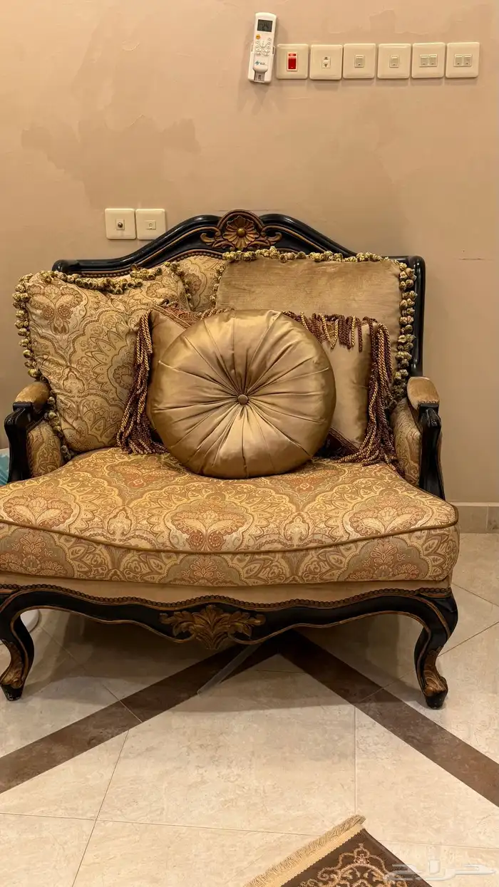 للبيع كنب 7
