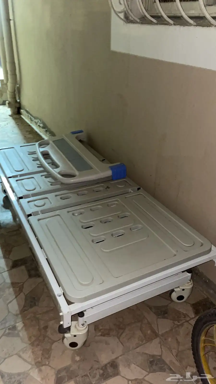 سرير طبي نضيف جدا  مافيه اي عيوب استخدام نص شهر 3