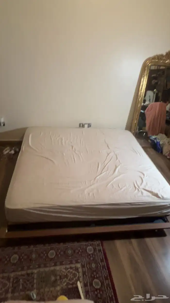 سرير كينق نظيف للبيع 0