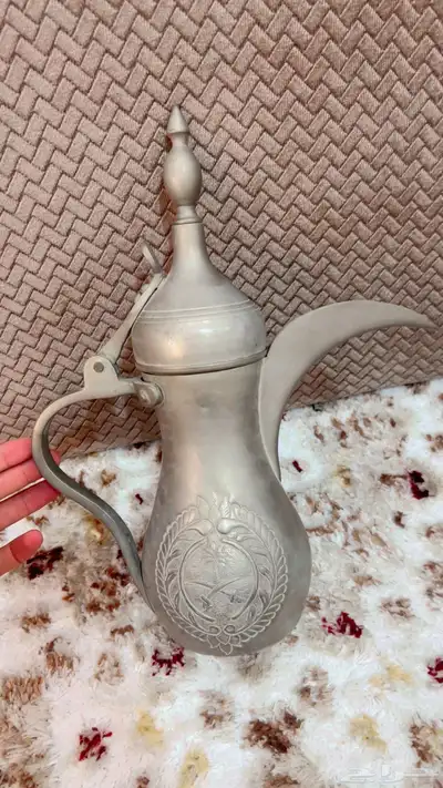 دله للبيع تراث له فوق 90 سنه مادري وش صناعته 2