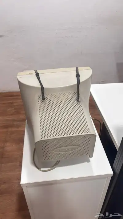 ثلاثة شاشات قديمة 2