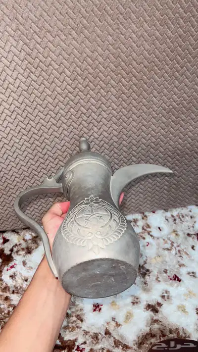 دله للبيع تراث له فوق 90 سنه مادري وش صناعته 4