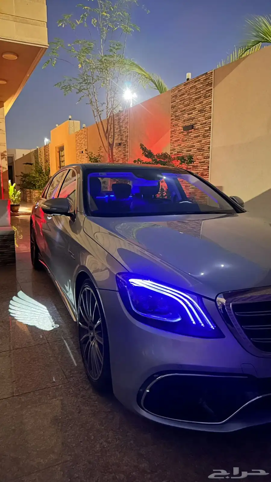 للبيع مرسيدس s400 ادشن 1 طلبيه ممشى قليل 51