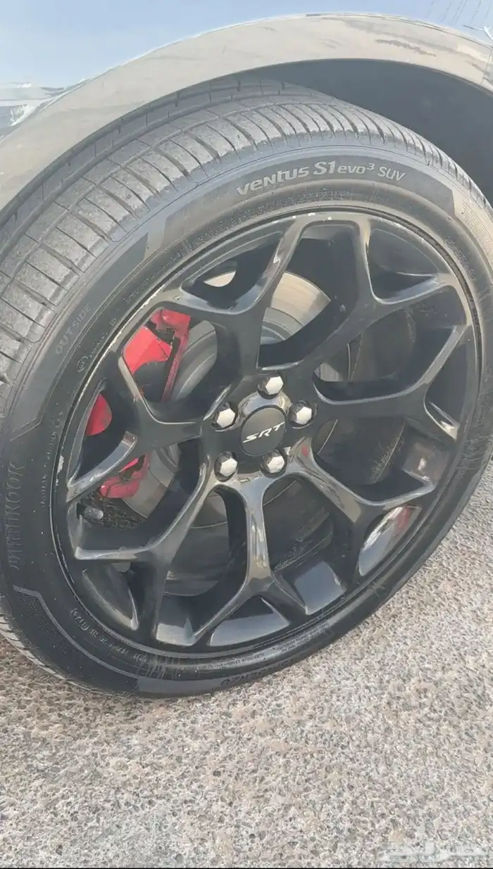 للبيع 4 جنوط كرايسلر Rt أصلية 3