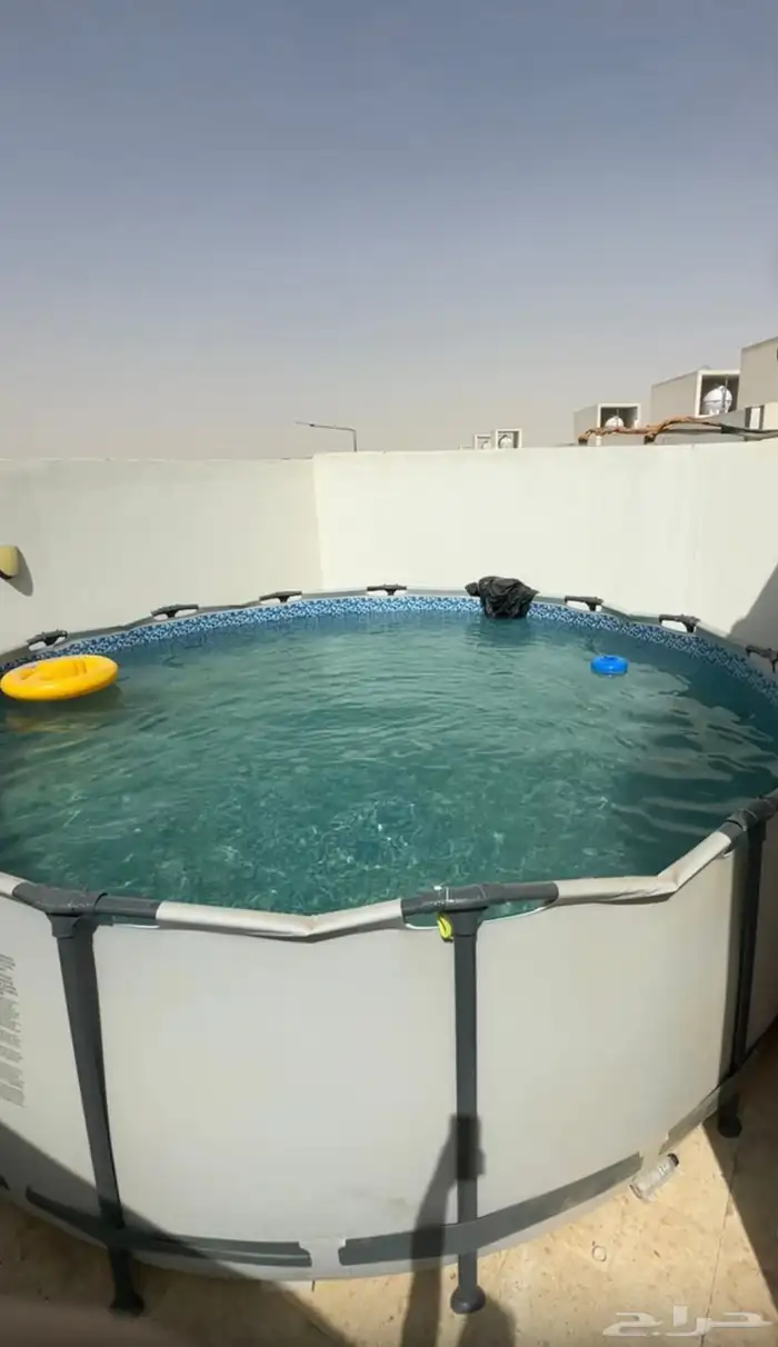 مسبح منزلي كبير 0