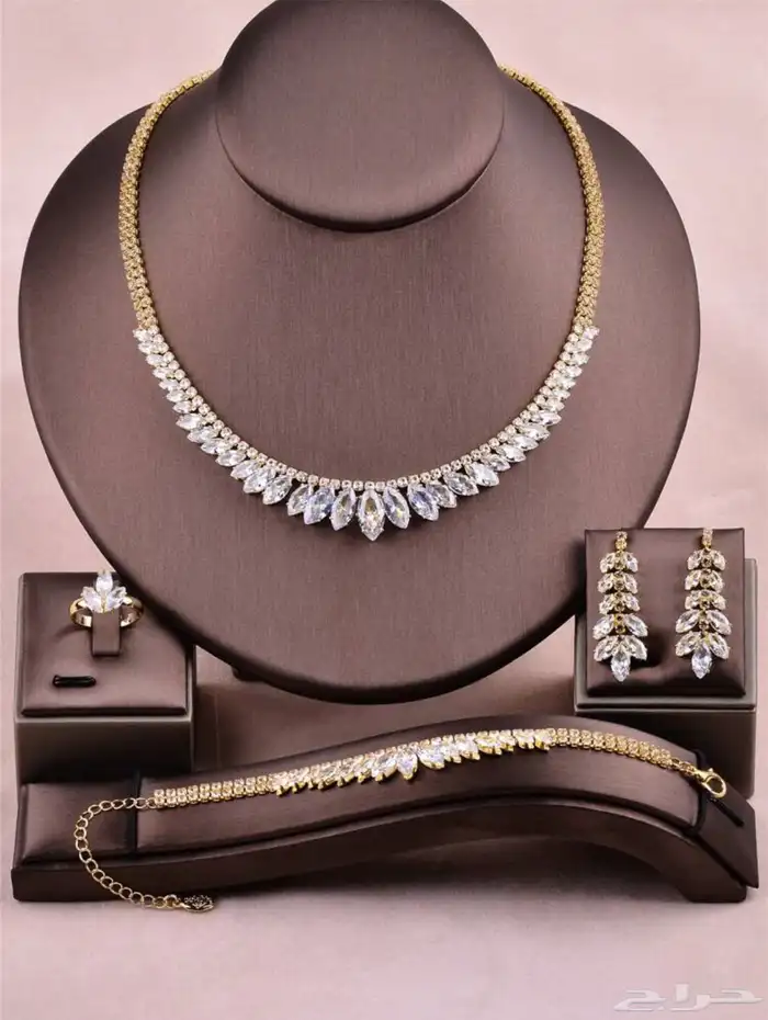 طقم اكسسوارات و جلابيات و فساتين 13