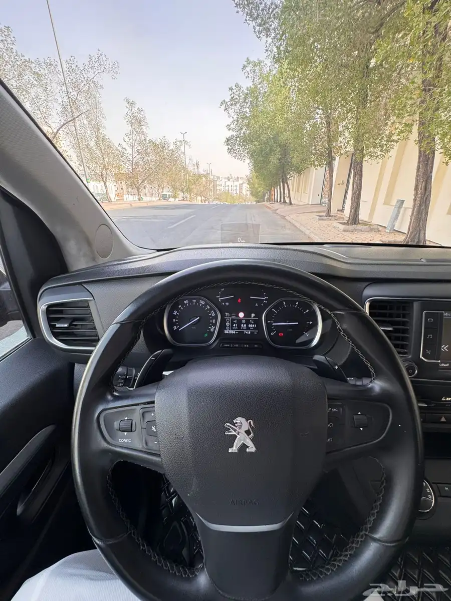 بيجو ترافلز ViP مخزنة ممشى قليل 2018 بودي وكالة مالك اول index